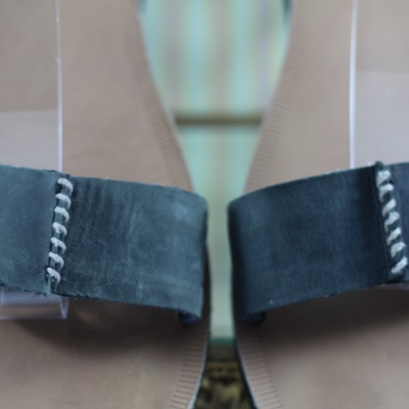 Reef Green Leather Sandals - Picture 8 of 15